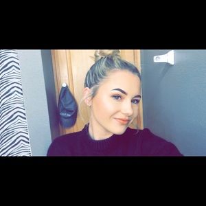 Meet your Posher, Liz